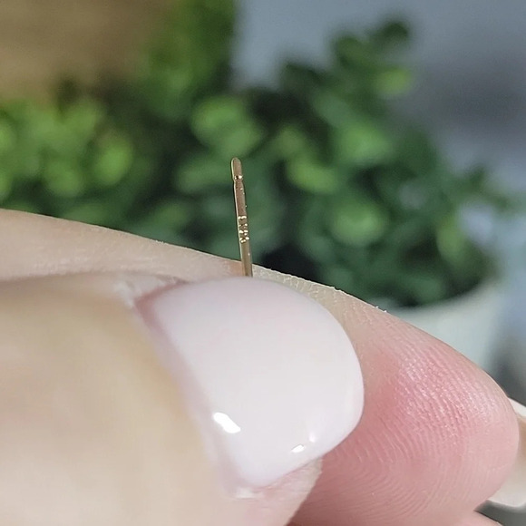 Dainty Cube Short Length Threaders, choice of color - Picture 5 of 6